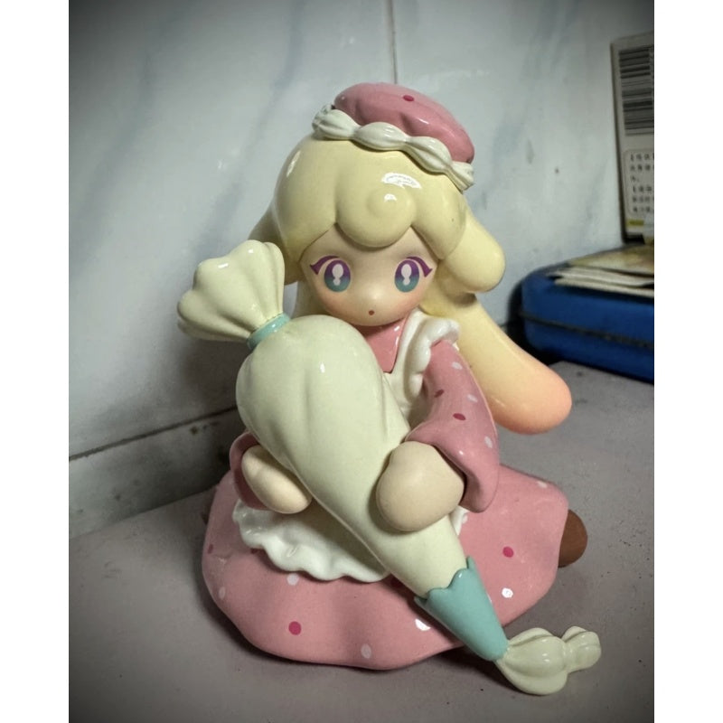 AAMY Witch's Little Kitchen Blind Box Series: Cream Decorator (Confirmed Style)