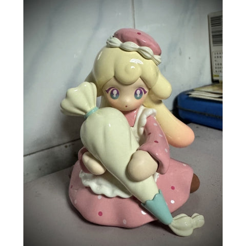 AAMY Witch's Little Kitchen Blind Box Series: Cream Decorator (Confirmed Style)