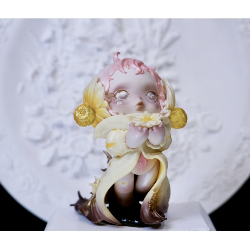 Skullpanda Petals in Four Acts Blind Box Series: The Withered Innocence (Confirmed Style)