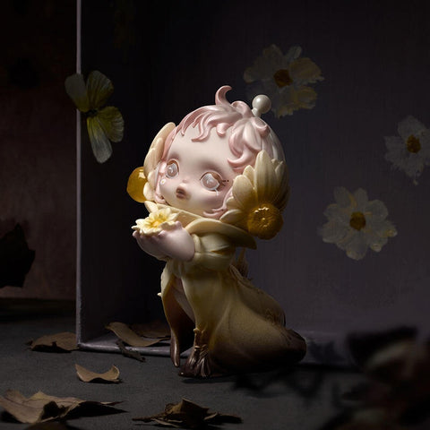 Skullpanda Petals in Four Acts Blind Box Series: The Withered Innocence (Confirmed Style)