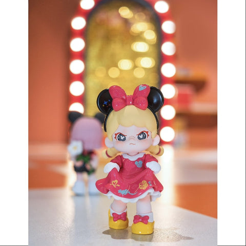 Disney DORA Loves Mickey Series Minnie