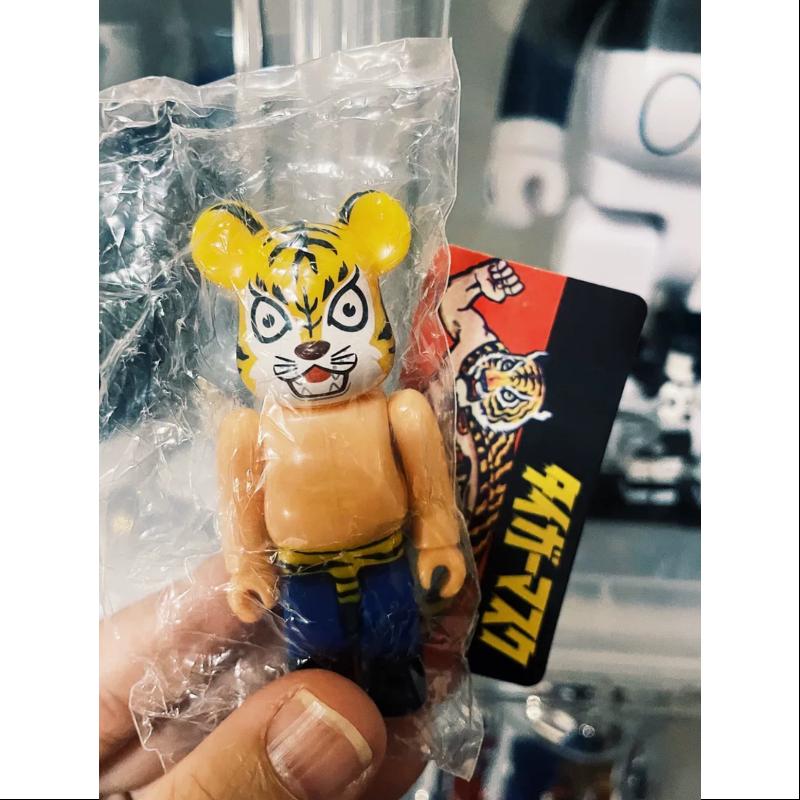 Bearbrick Series 27 HERO Tiger Mask 100%