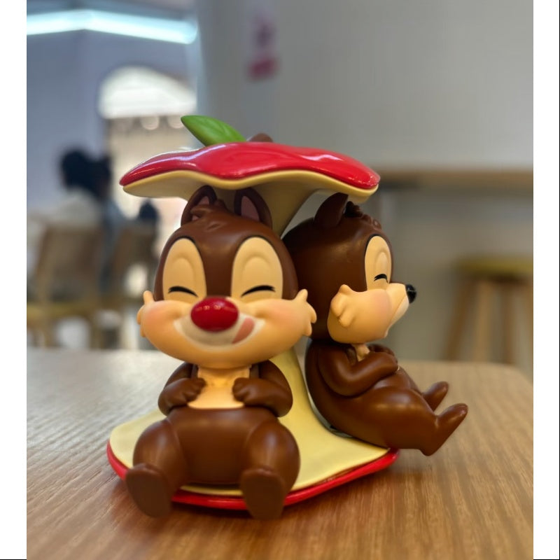 Disney Chip 'N' Dale Fun-loving Brothers Series Full of Apples
