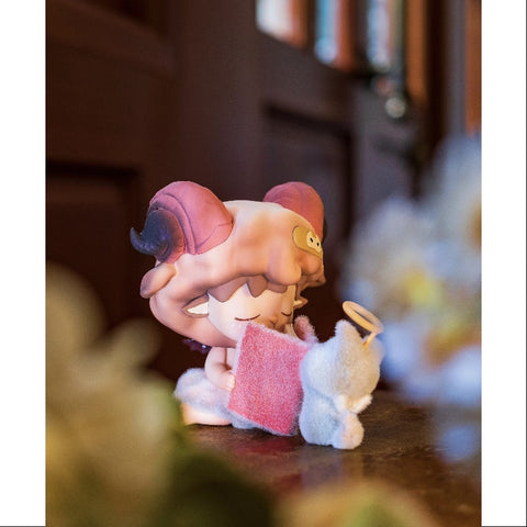 MIMI Little World Sweet Conquests Series Fluffy's Gentle Defense