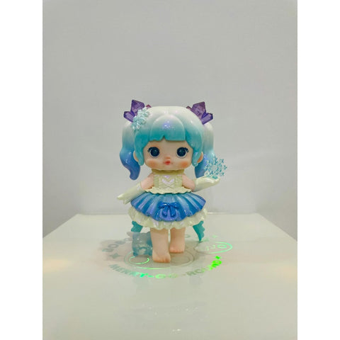 Nommi Little World Series Snow