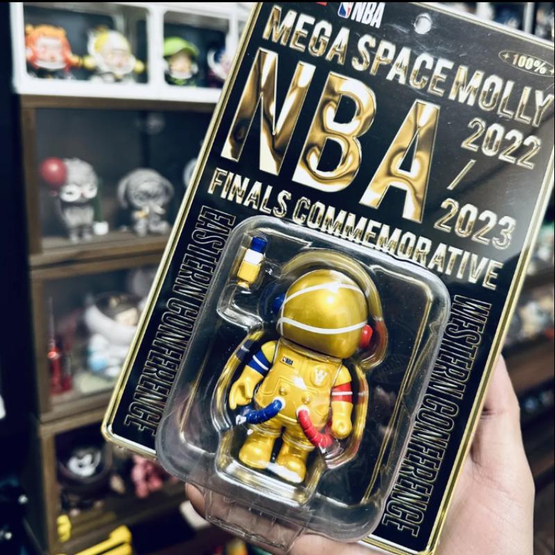 MOLLY NBA 2022/2023 FINALS COMMEMORATIVE MEGA SPACE MOLLY 100% Limited edition