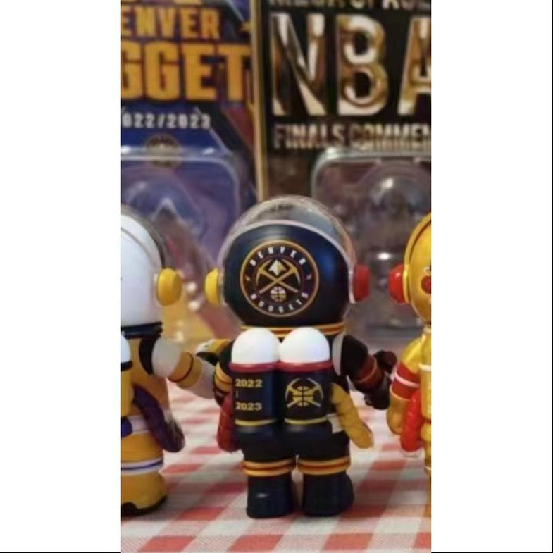 MEGA SPACE MOLLY 100% NBA – TOYSEZ
