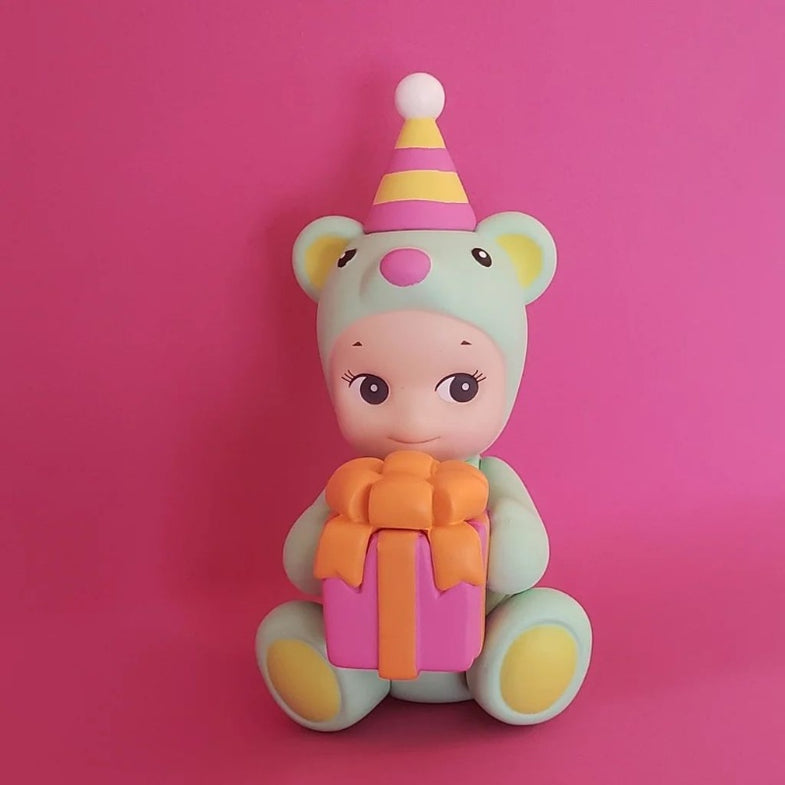Amazon.com: Sonny Angel Birthday Gift Bear 2021 - Original